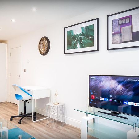 The 'Pinky' - Beautiful 1 Bed Apartment In Hatfield - Free Parking - Near Uni & Business Park - Big Savings On Long Stays Экстерьер фото