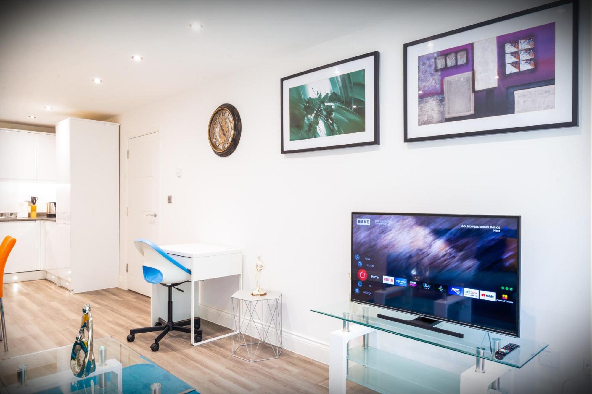 The 'Pinky' - Beautiful 1 Bed Apartment In Hatfield - Free Parking - Near Uni & Business Park - Big Savings On Long Stays Экстерьер фото